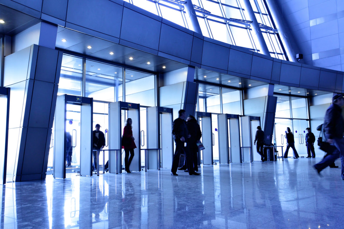 Entrance ¿Quiénes tienen que fichar en los trabajos?