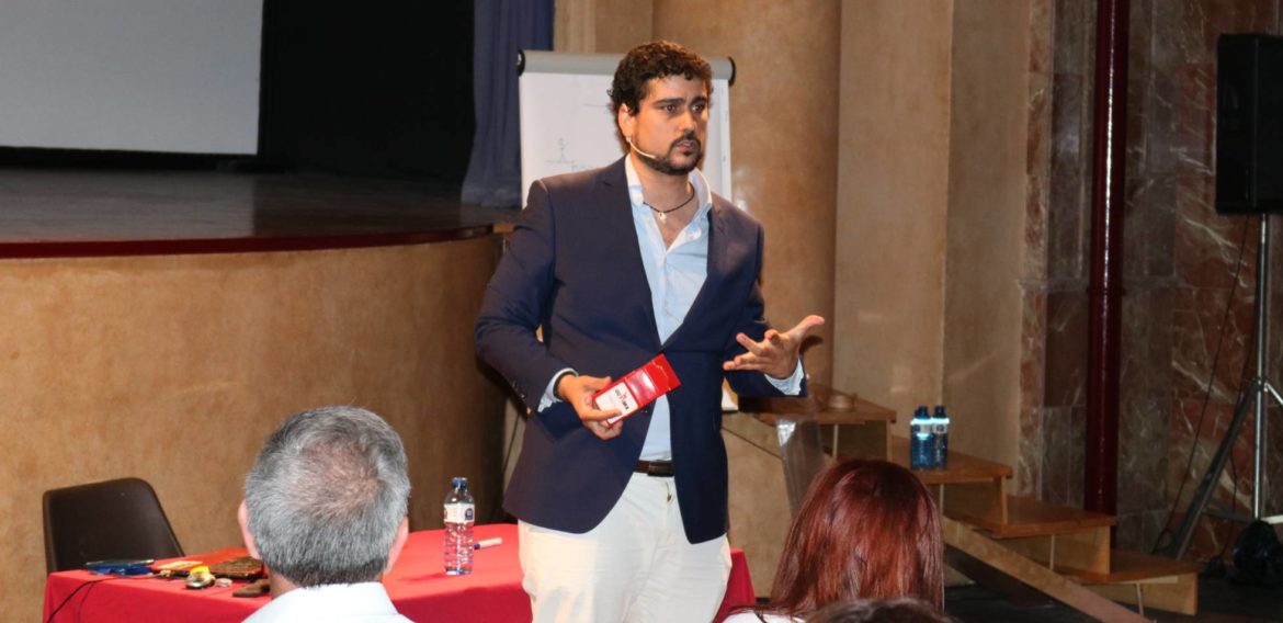 Cómo conseguir clientes a los que vender tus productos o servicios