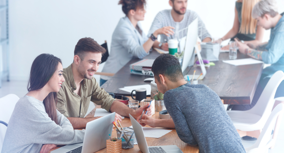 empleados trabajando