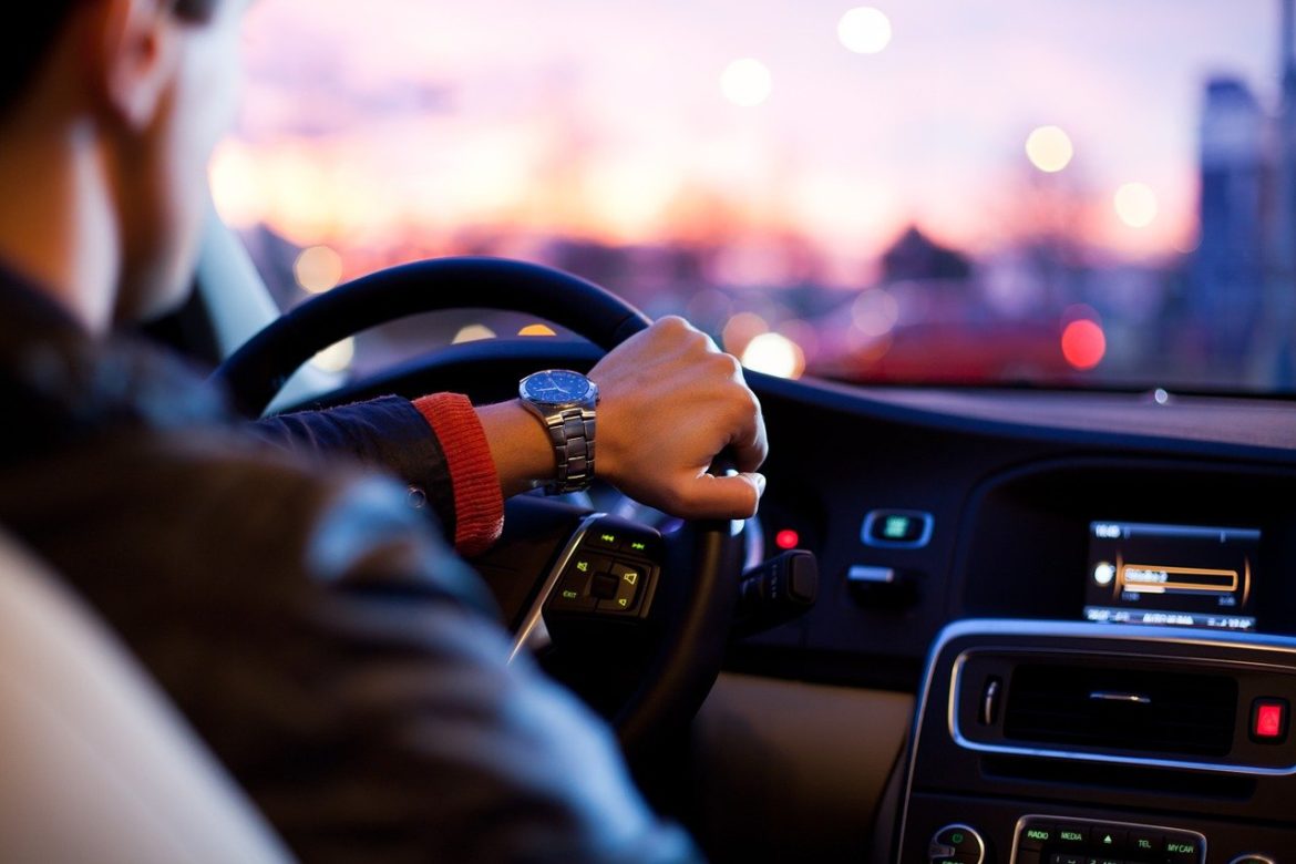 car-1149997_1280 renting flexible