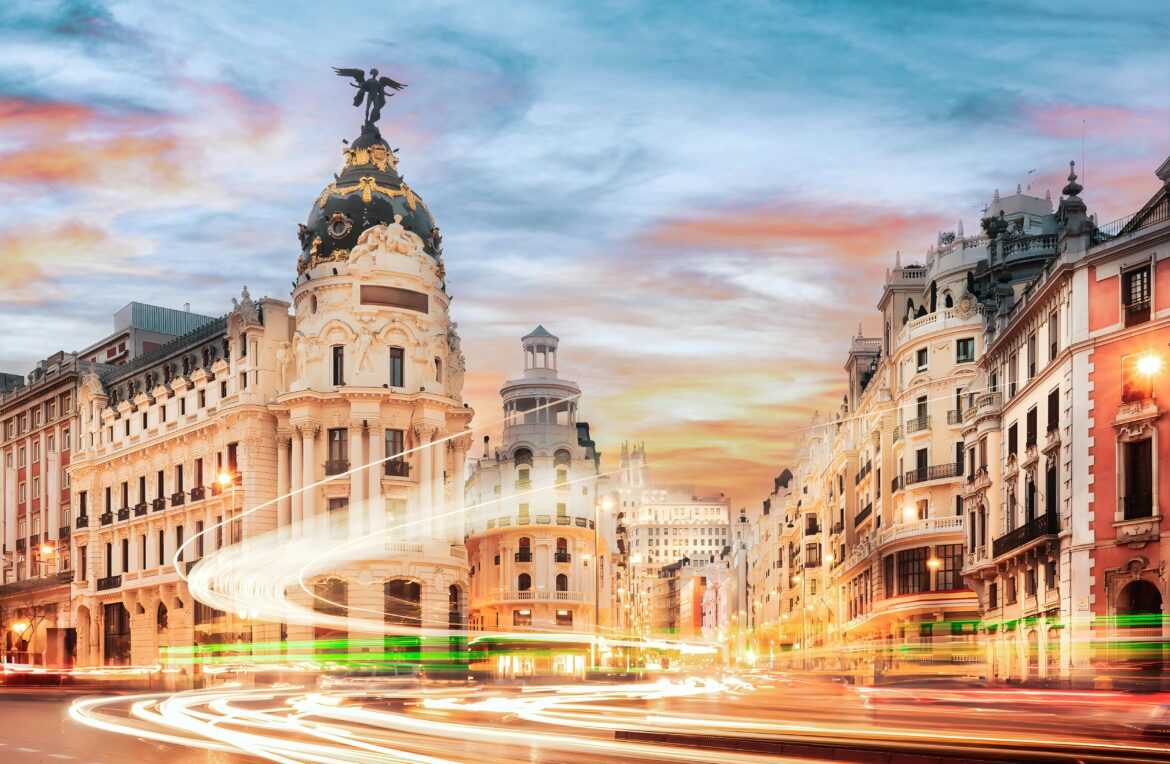 pexels-armando-oliveira-346903221-29049425 La Comunidad de Madrid: líder en emprendimiento en España