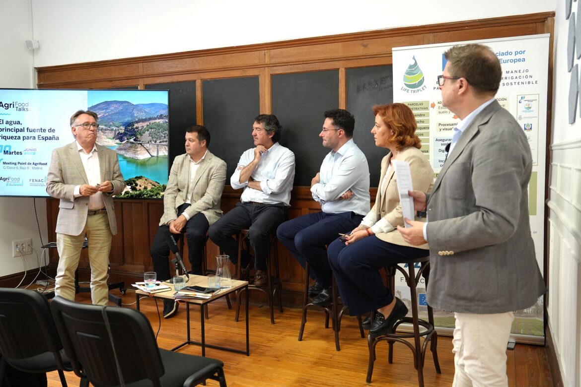 «Con solo el 14% del suelo cultivado, el regadío aporta más de la mitad de la producción agraria»