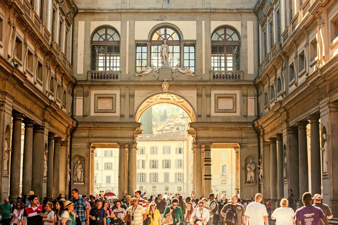 Airbnb insta a las ciudades europeas a abordar el impacto abrumador del modelo hotelero en el turismo masivo