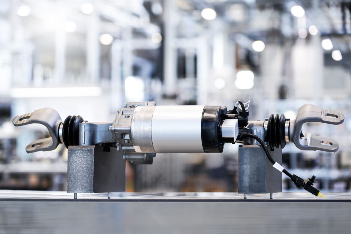 La dirección del eje trasero: Éxito en el inicio de la producción para un OEM alemán y nuevos pedidos de producción en serie con mayor integración vertical