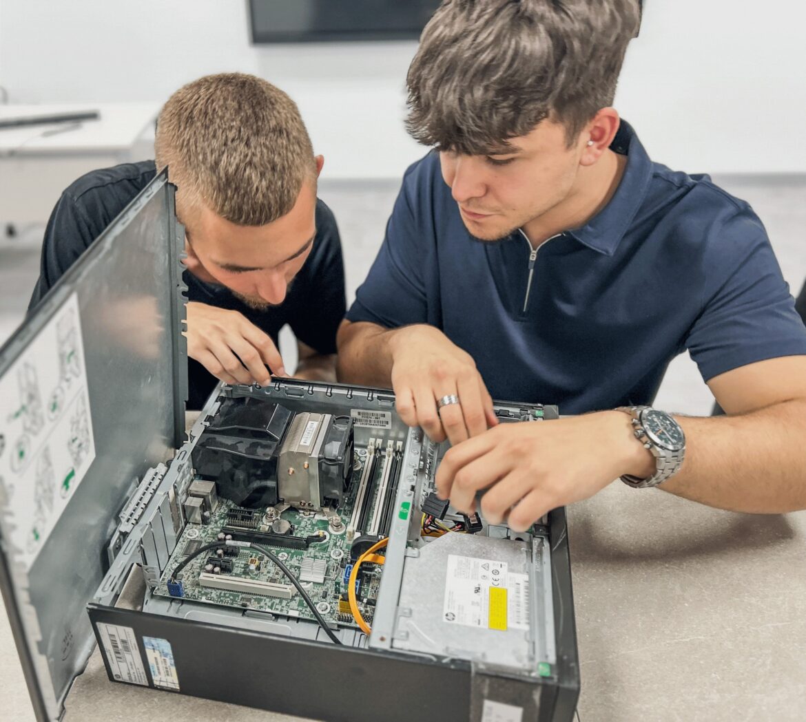 El Instituto U de Formación Profesional obtiene la autorización para impartir el Grado Superior Oficial en Desarrollo de Aplicaciones Multiplataforma