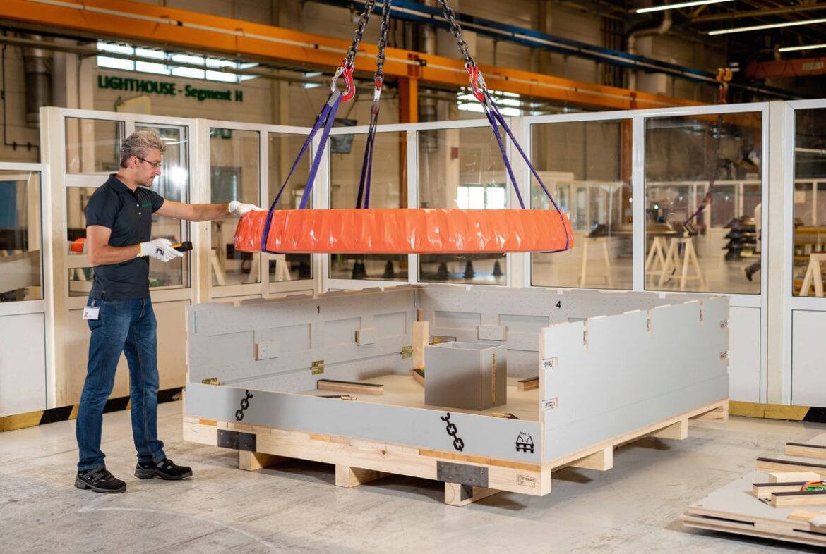 Seguimiento asistido por GPS en la logística de grandes rodamientos: Schaeffler amplía su sistema ‘Smart Box’