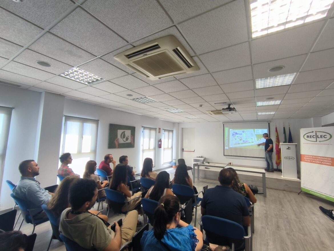 Responsables de Airbus constatan en RECILEC la eficacia en el reciclaje de sus residuos eléctricos