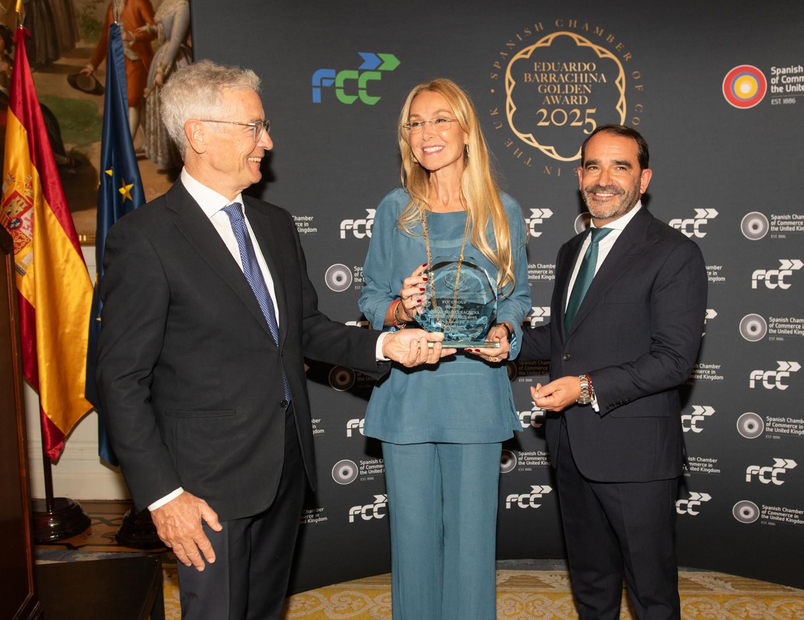 Esther Alcocer Koplowitz, galardonada con el Premio de Oro Eduardo Barrachina 2025