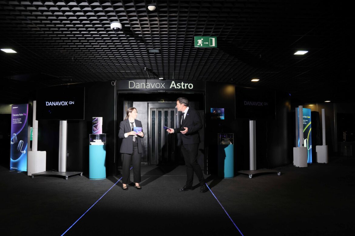 DANAVOX presenta su nueva tecnología ASTRO en el Faro de Moncloa: una experiencia de otro planeta para los audioprotesistas