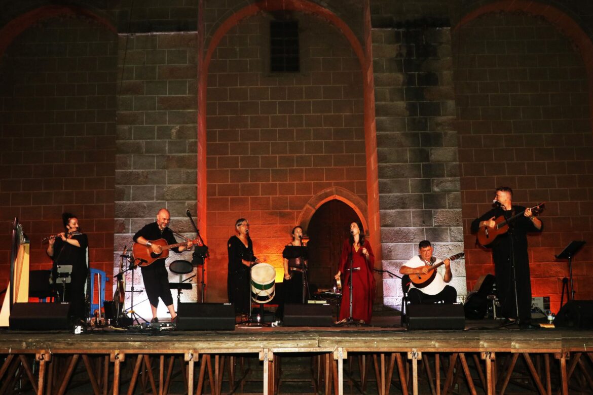 En Clave de RE-D 2025: música con raíces que une a la red de ciudades y villas medievales