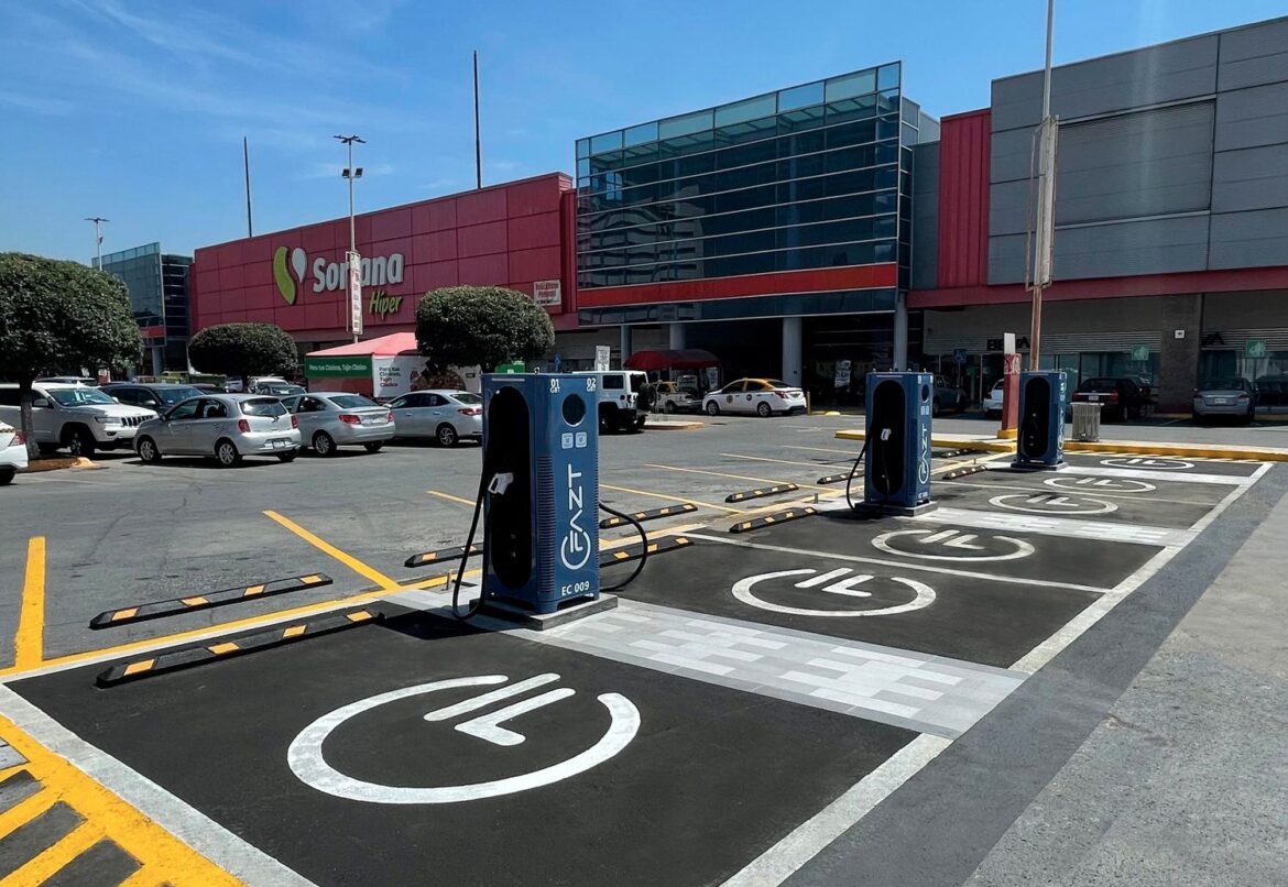 XCharge impulsa la movilidad eléctrica en Méjico con FAZT para los supermercados Soriana