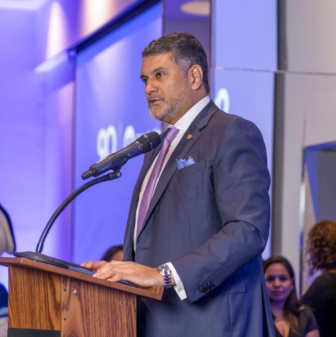 Andrés Farrugia detalla nuevo programa de financiamiento para trabajadores de la construcción