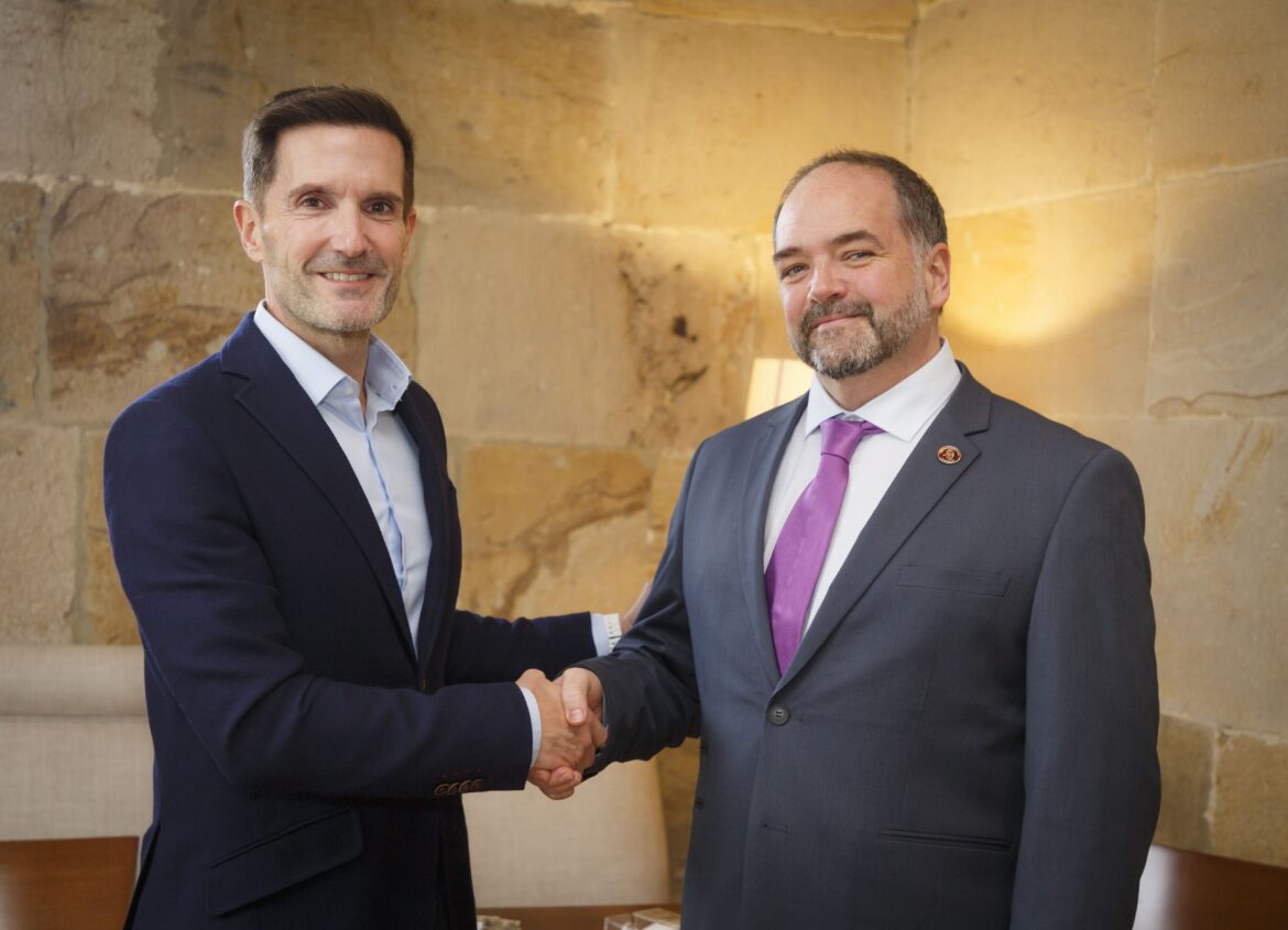 Los hospitales de Quirónsalud en el País Vasco y la Universidad EUNEIZ firman un convenio marco para impulsar la formación práctica, la docencia y la investigación en Ciencias de la Salud