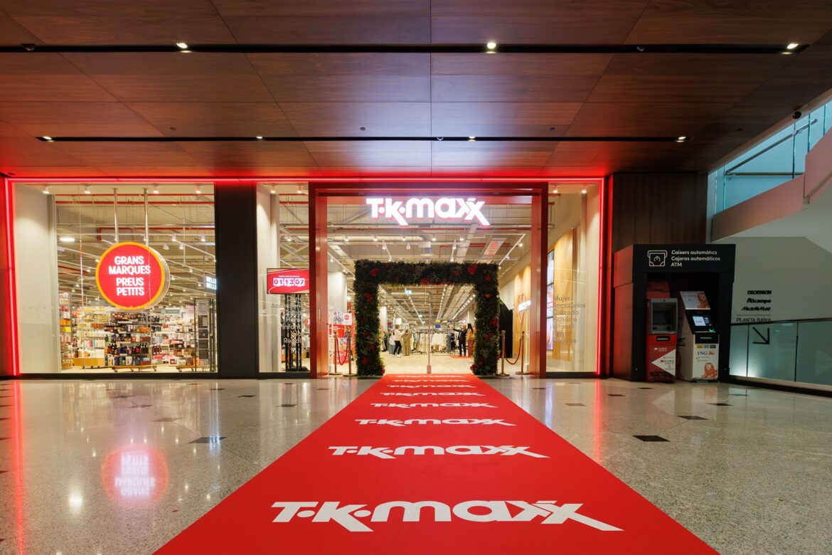 TK Maxx celebra su llegada a España con la apertura de su primera tienda en Barcelona