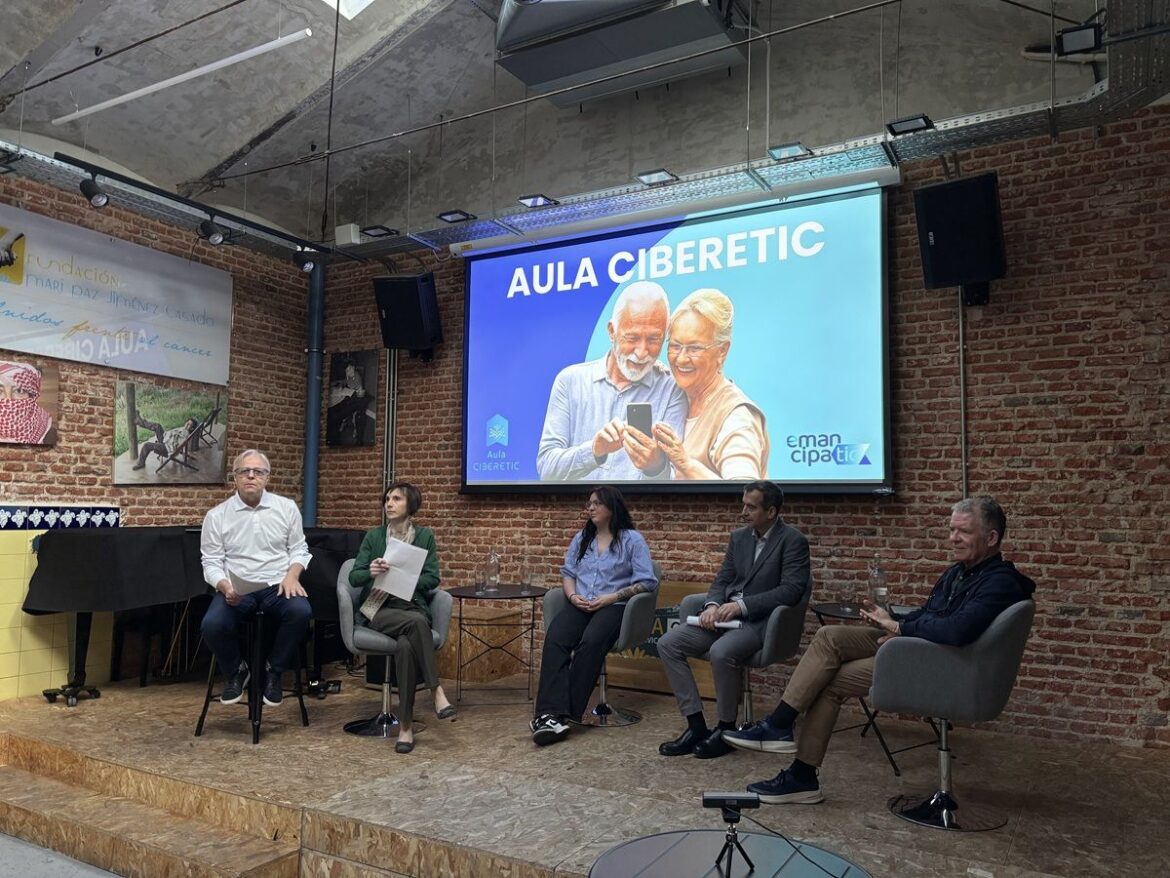 La brecha digital afecta a la autonomía y aumenta la vulnerabilidad de los mayores