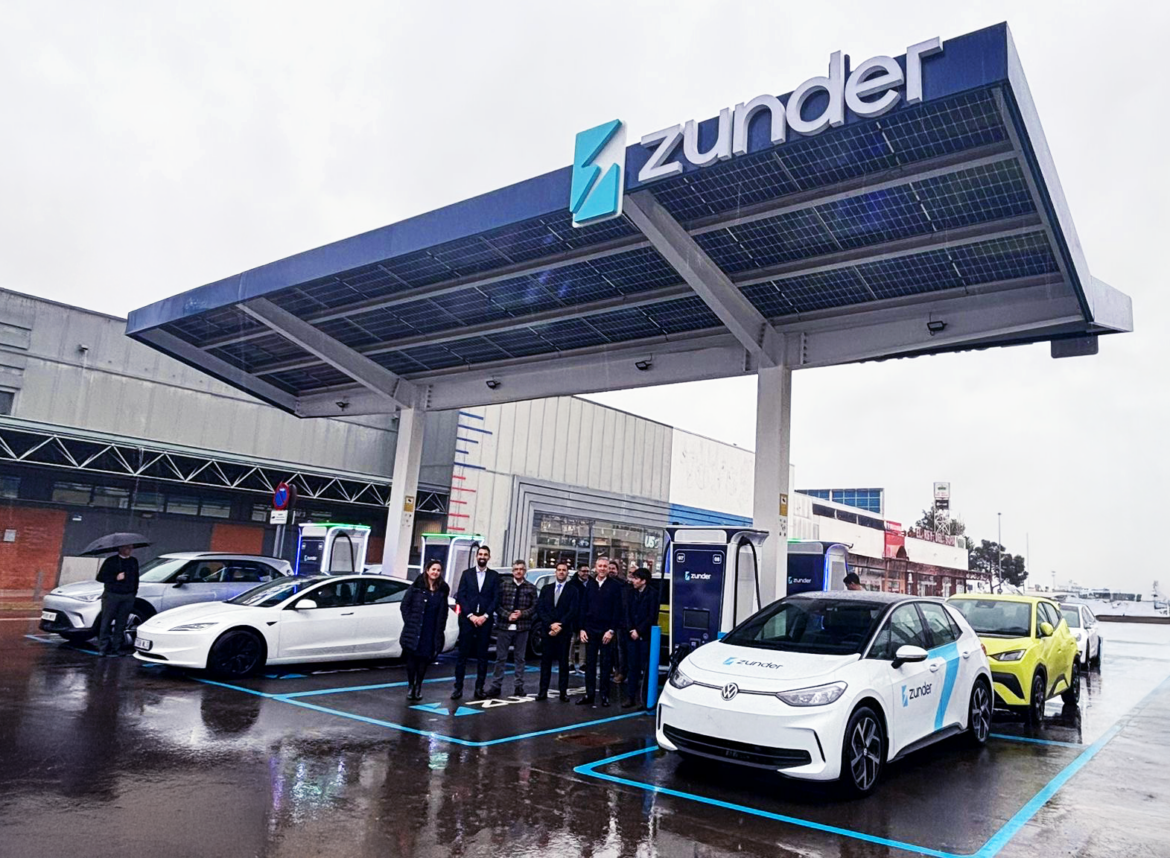 Zunder inaugura su estación de carga en Sedaví (Valencia) tras reconstruir los daños causados por la DANA