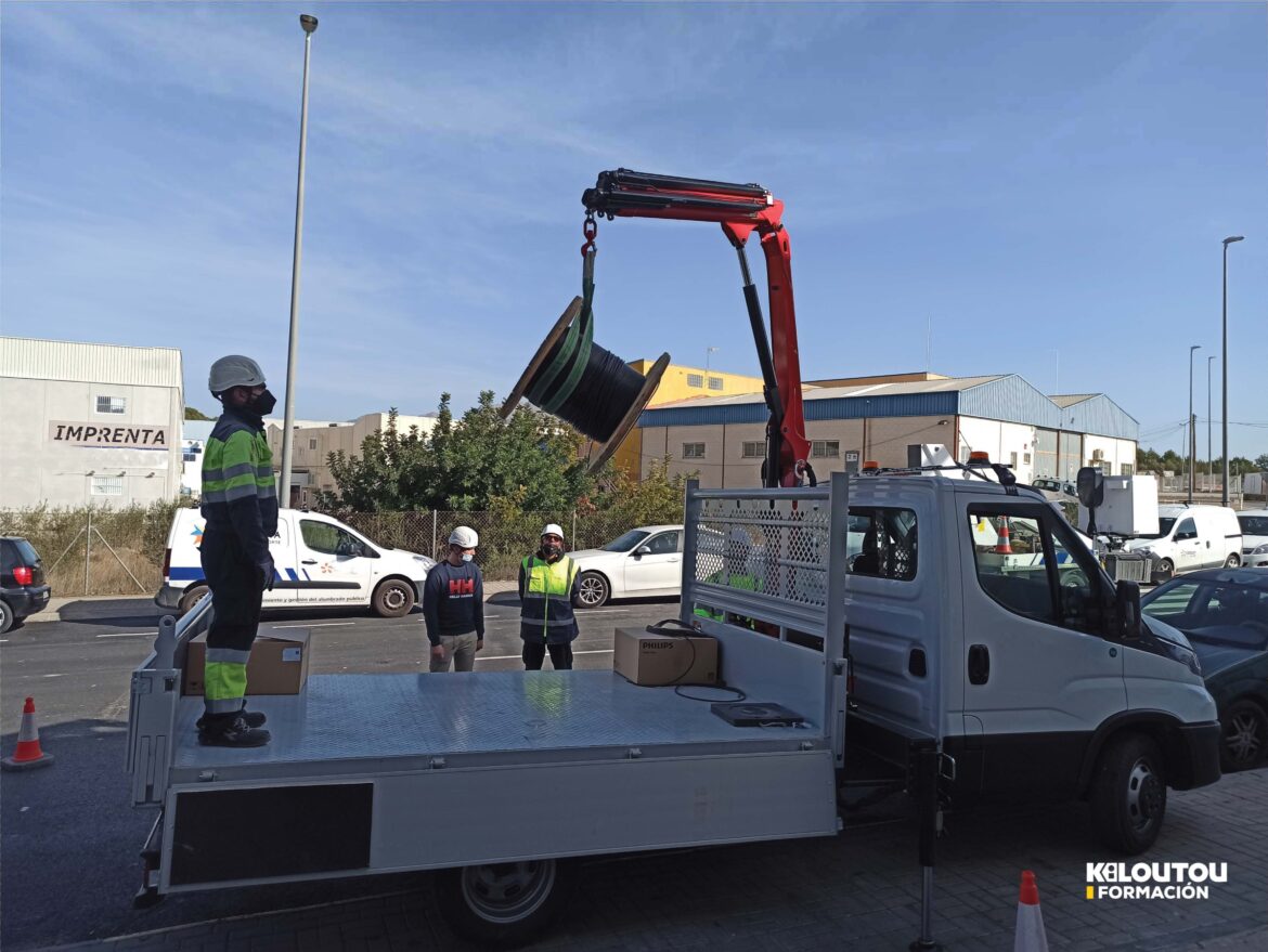 Kiloutou España amplía su oferta formativa con nuevos cursos especializados para operarios y empresas, impulsados por la experiencia de LIFTISA