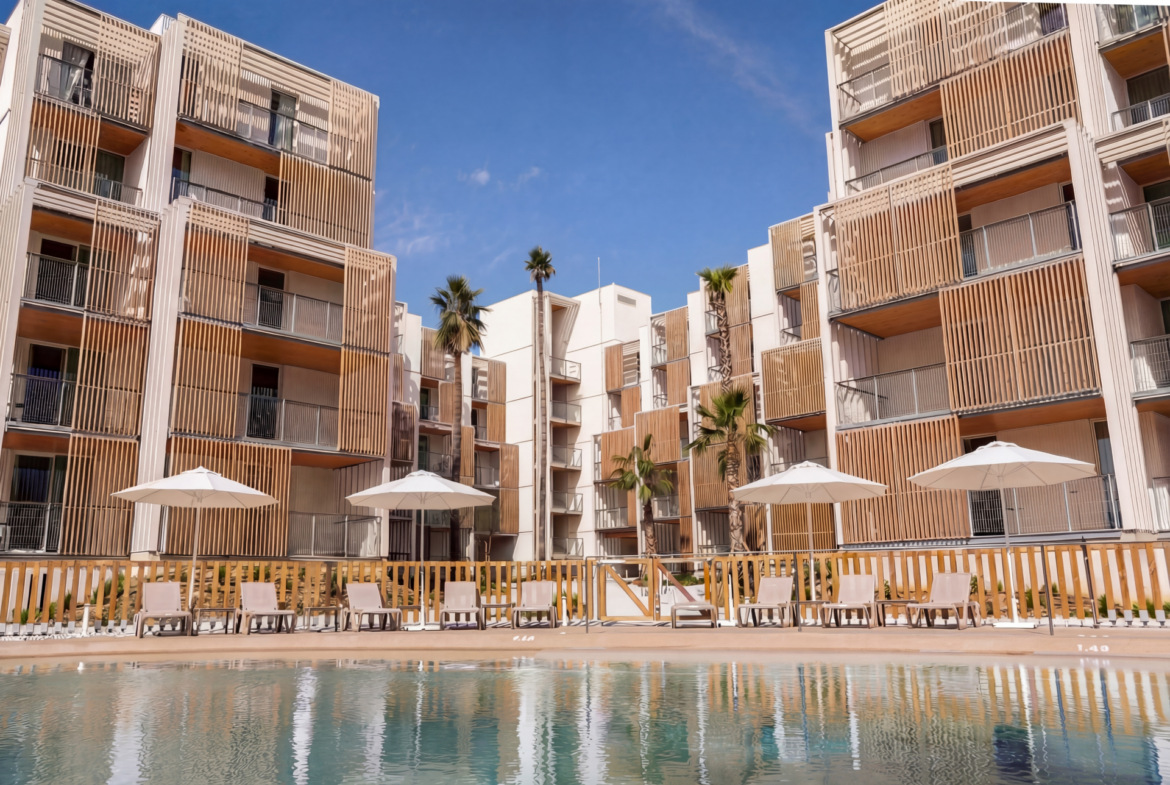 Visitas privadas en Kategora Oceanika para invertir en apartamentos hoteleros en Málaga