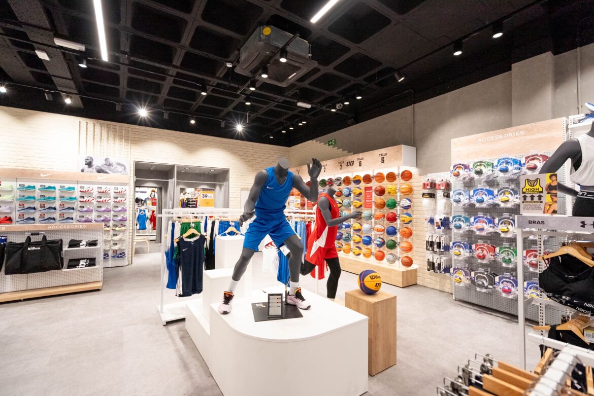 Sports Emotion abre en el Boulevard de Vitoria las mayores tiendas de fútbol y baloncesto de la ciudad