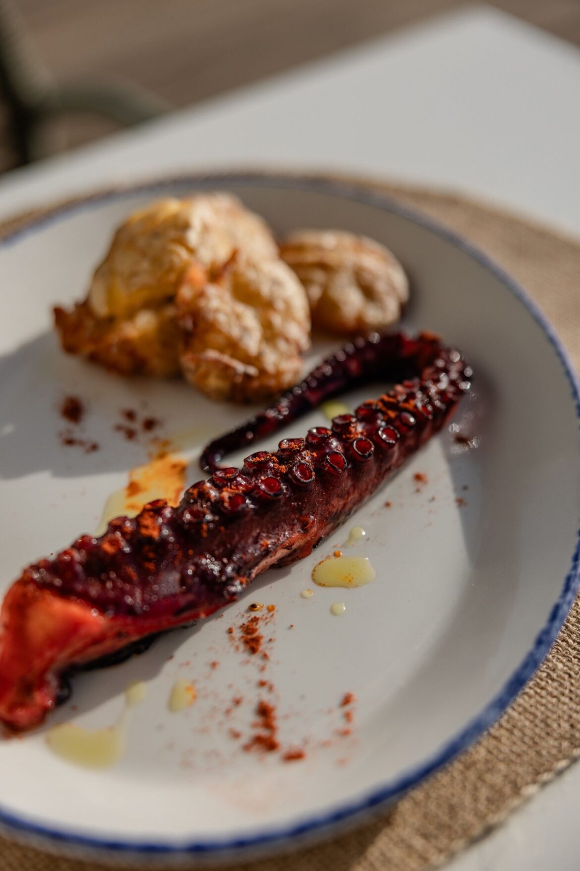 Kala Beach consolida su propuesta de alta cocina mediterránea frente al mar en Playa del Cura