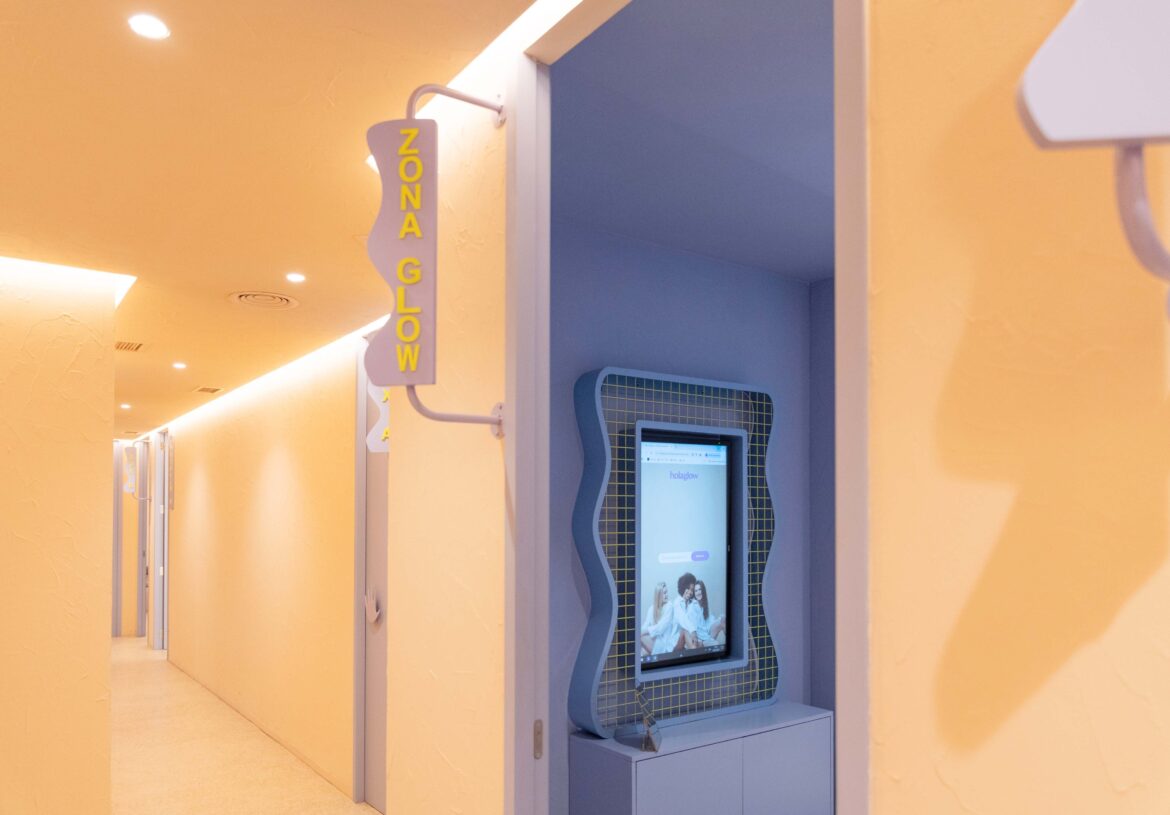 Holaglow, nominada al premio ‘Mejor transformación digital en punto de venta’ en los Digital Beauty Awards