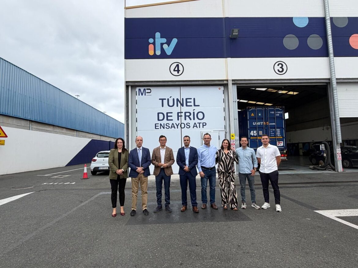El consejero de Obras Públicas, Vivienda y Movilidad del Gobierno de Canarias visita el túnel de frío de Grupo Itevelesa, una instalación estratégica para el sector del transporte frigorífico ante el fin de la moratoria ATP