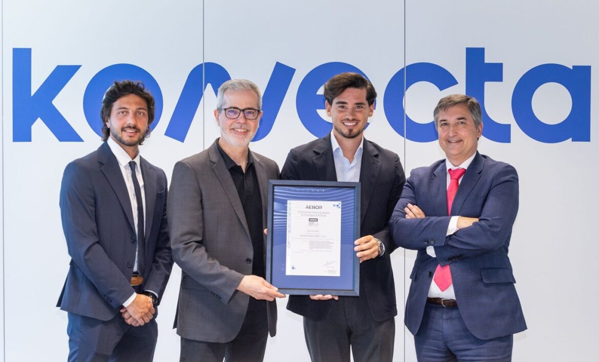 Konecta recibe la certificación ISO 42001 de la mano de AENOR y refuerza su liderazgo en el desarrollo responsable de IA