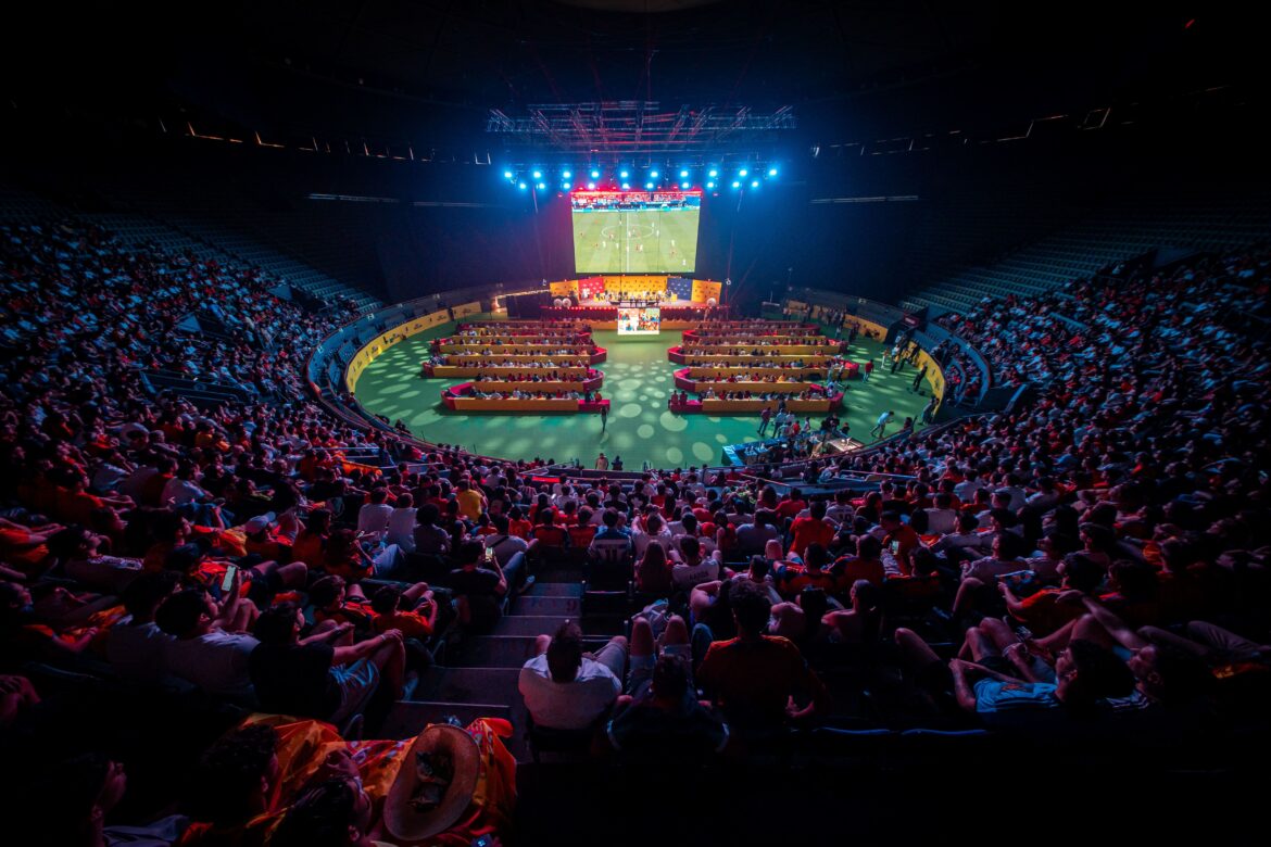 Lay’s reúne a 5.000 fans en una Watch Party épica con David Villa para vivir el inicio de la Copa Mundial de la FIFA
