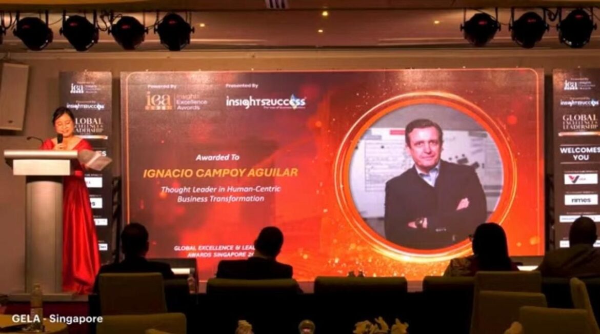 Ignacio Campoy, CEO del Grupo Educativo Formación Universitaria, premiado en Singapur por su liderazgo centrado en las personas