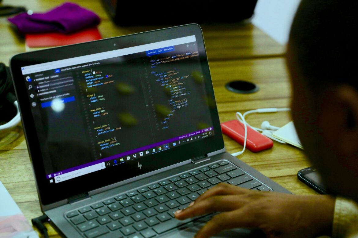 Los nuevos másteres tech ya no forman solo expertos digitales: buscan perfiles capaces de traducir tecnología en negocio