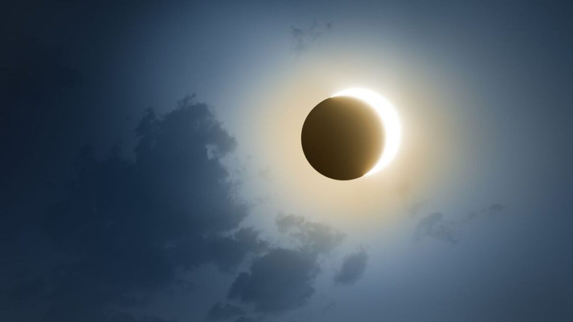 Orange Costa pone el foco en el eclipse total de Sol que oscurecerá Alcossebre el próximo 12 de agosto