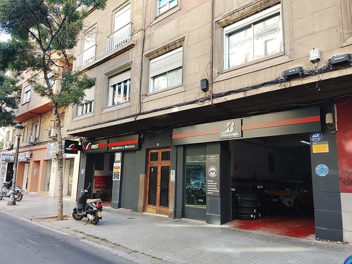 First Stop renueva la imagen de dos de sus talleres históricos en Valencia