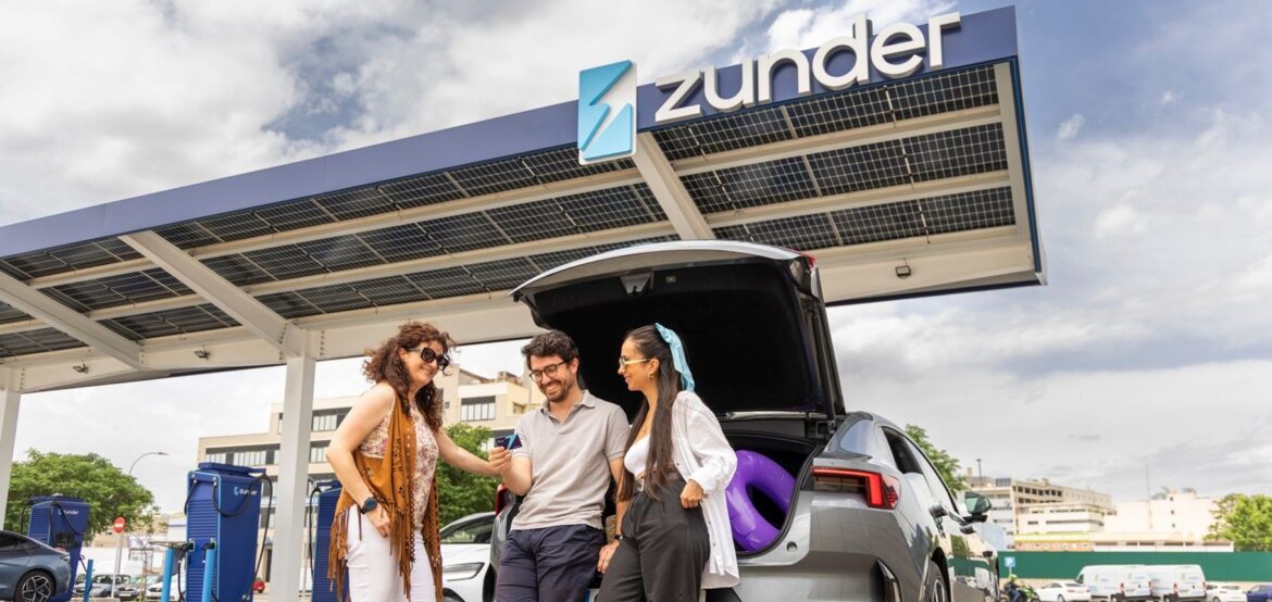 Cinco claves para viajar este verano en coche eléctrico
