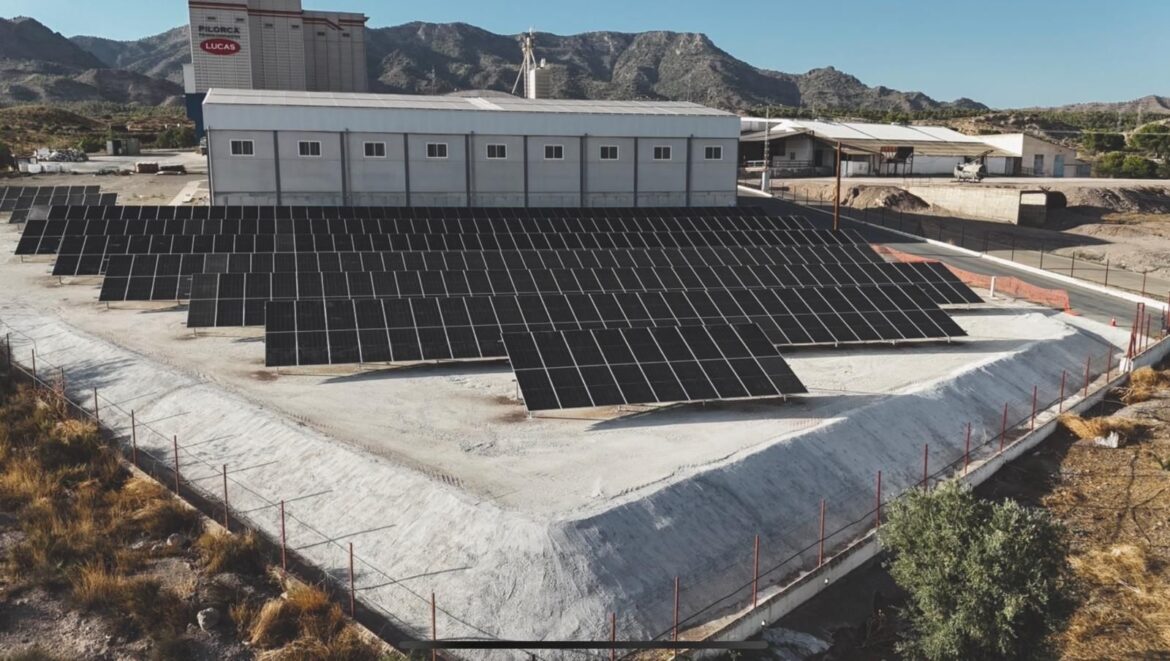 Avanza Fibra impulsa el autoconsumo solar para reducir la factura eléctrica de hogares y empresas