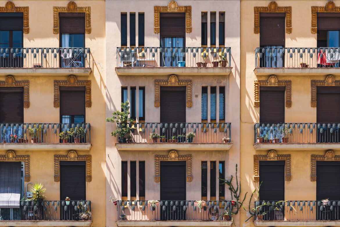 Cuatro de cada diez viviendas en alquiler en España superan los 1.500 euros mensuales